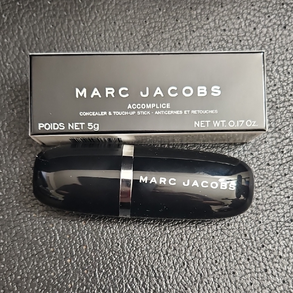 Marc Jacobs Black Accomplice Concealer